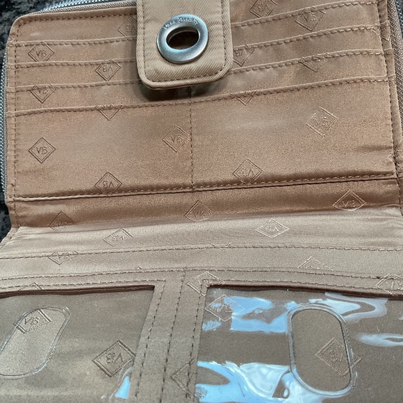 Vera Bradley RFID Turnlock Wallet Meadowlark Tan NWOT - Picture 2 of 3